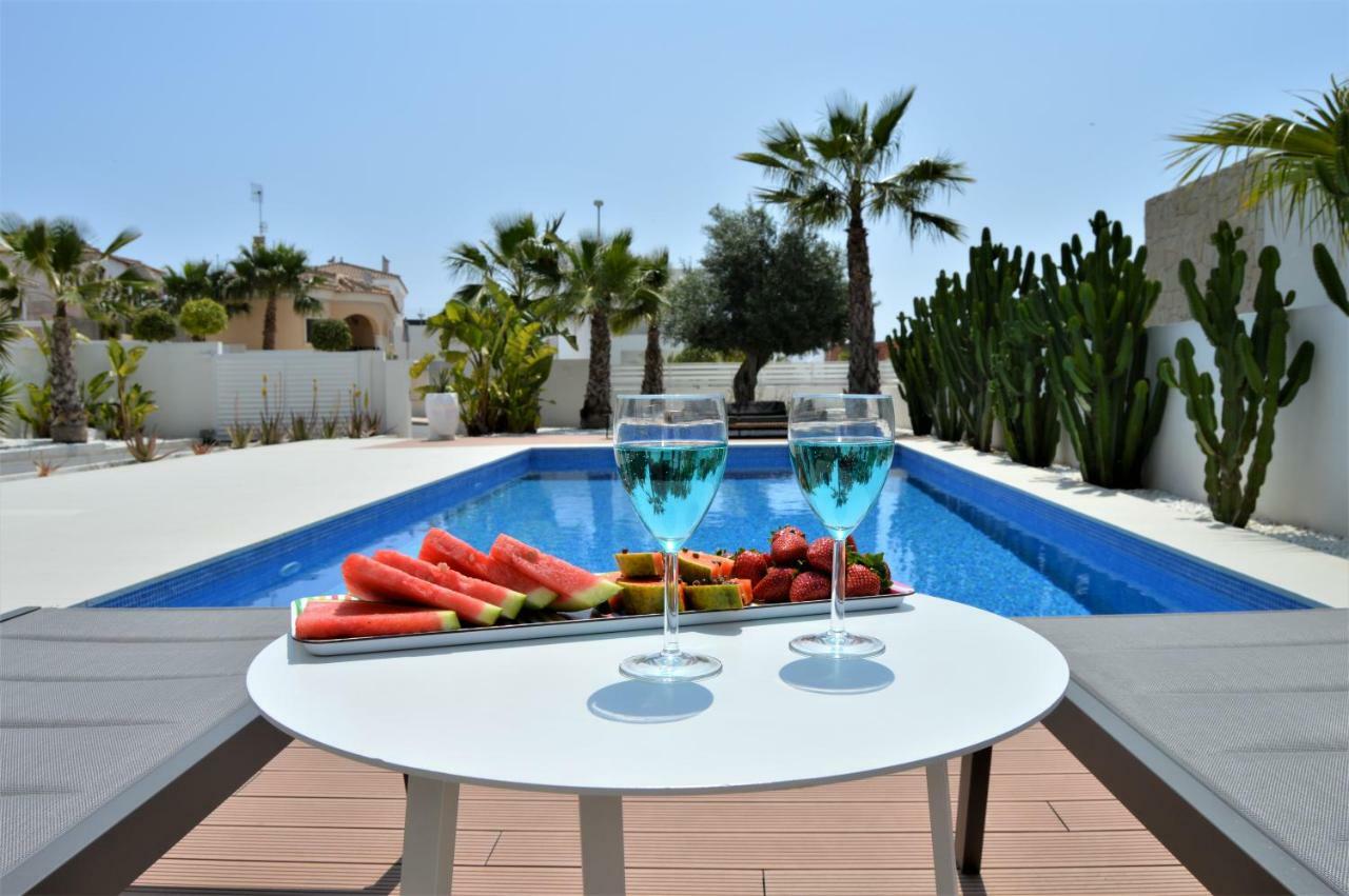 Villa With Private Pool Llobregales Buitenkant foto